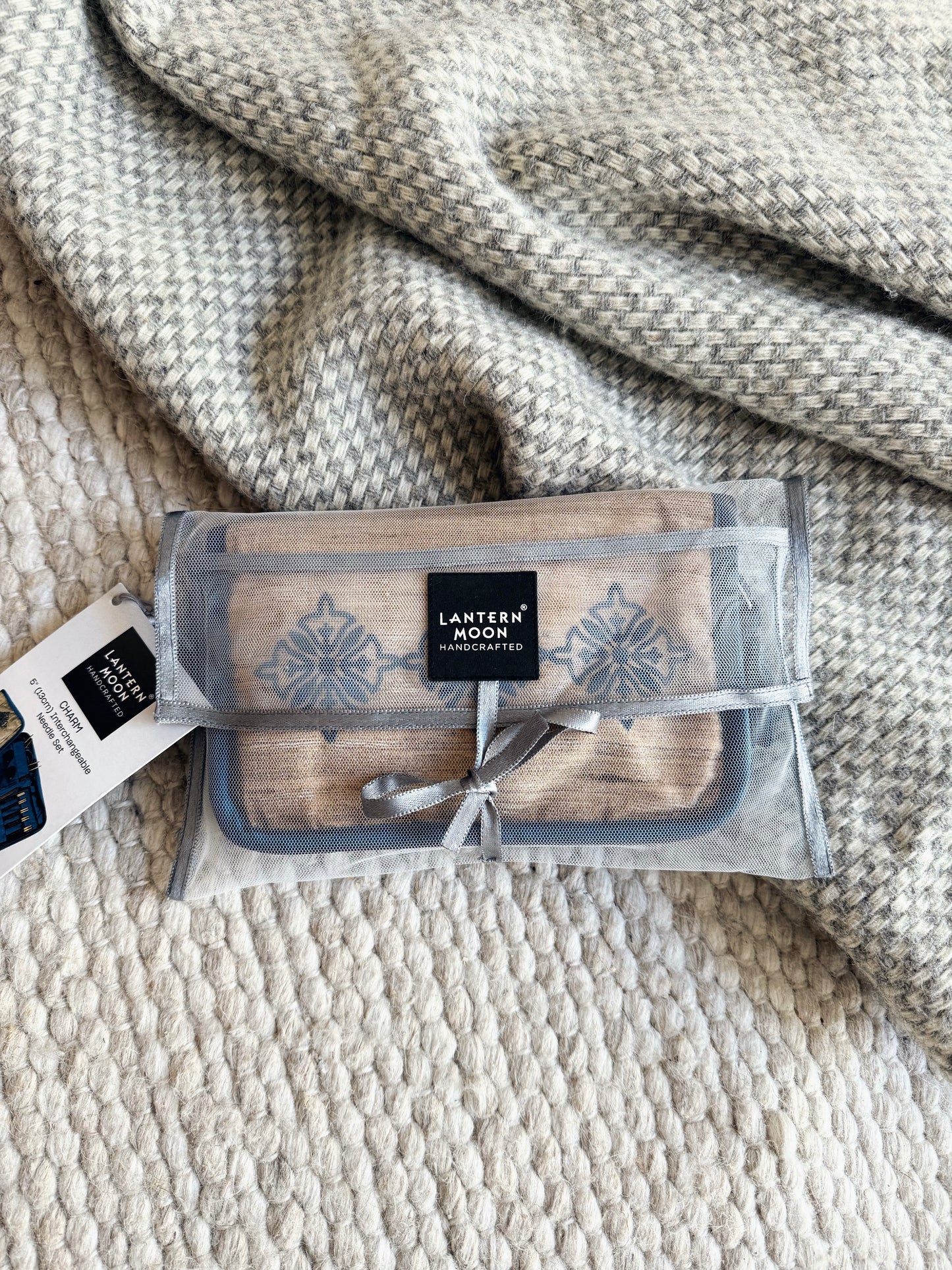 Lantern Moon pinnesett, 3.0 - 5.0 mm